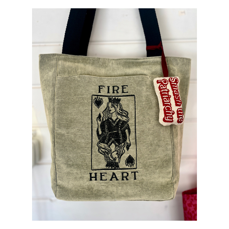 Fire Hearts kadife çanta